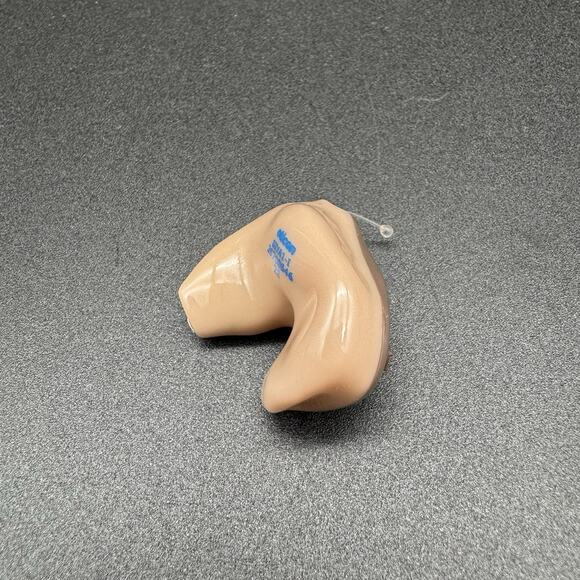 Oticon Hearing Aid SIYA 1-1 29708646 22 Pre owned Untested W/ Batteries And Case - Picture 5 of 8